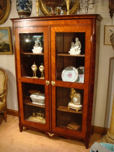 Vitrine Bibliothèque estampillée de Pierre Antoine Vaux - Mobilier Style Transition