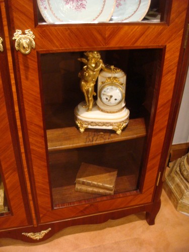 Vitrine Bibliothèque estampillée de Pierre Antoine Vaux - Antiquaires Balzeau & Brion