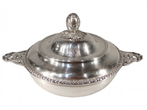 A. Aucoc - Armorial silver vegetable dish