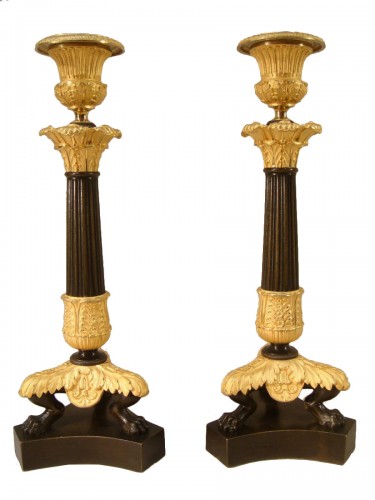 Pair of bronze candlesticks with claw feet - Restauration period