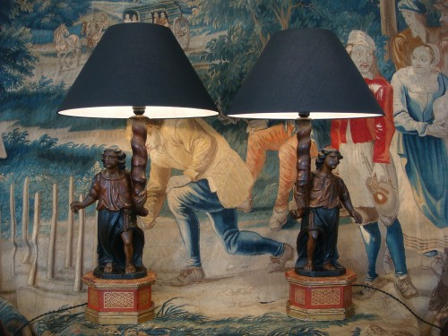 XVIIIe siècle - Anges en bois polychromé montés en Lampe