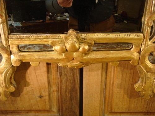 Miroi provencal en bois sculpté et doré - Epoque XVIIIe - Louis XV