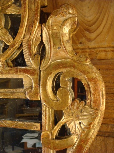 Louis XV - Miroi provencal en bois sculpté et doré - Epoque XVIIIe