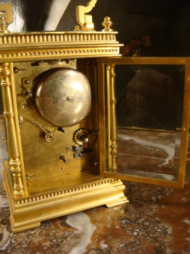 Antiquités - Pendulette de voyage en bronze doré