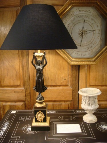 Lampe en Bronze à la Renommée - Epoque Restauration - Luminaires Style Restauration - Charles X