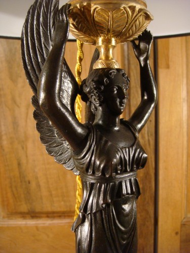 Antiquités - Lampe en Bronze à la Renommée - Epoque Restauration