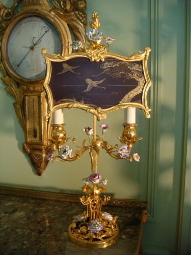 Lampe écran en bronze doré et porcelaine vers 1880 - Luminaires Style Napoléon III