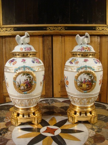 Berlin Paire de Pots à senteurs en Porcelaine et bronze doré - Céramiques, Porcelaines Style Napoléon III