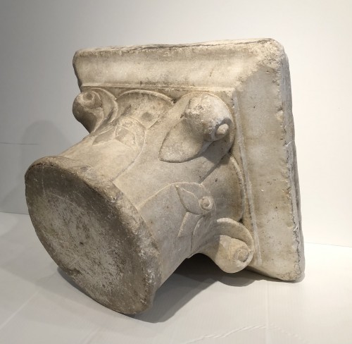 11th to 15th century - Carved Andalusian Marble Capital