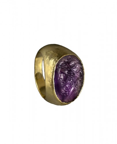 Bague en or et améthyste d'époque Romaine représentant Jupiter