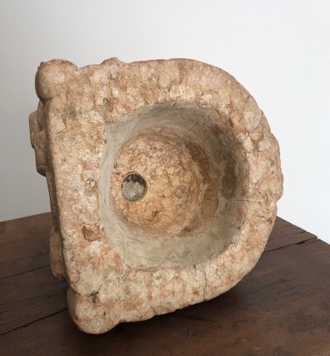Antiquités - A Verona marble Gothic Capital