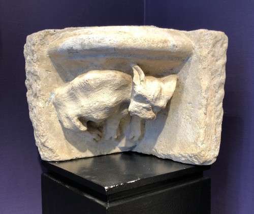 Romanesque Corner Capital - Sculpture Style 