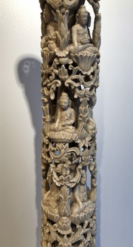 Antiquités - Ivoire Birman sculpté