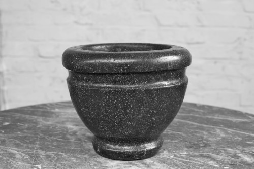 Objet de décoration Cassolettes, coupe et vase - Mortier en porphyre d'Egypte