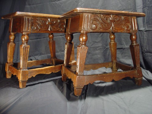 17th century - Pair of 17th Century stools
