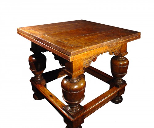 Early 17th century Dutch carved oak table