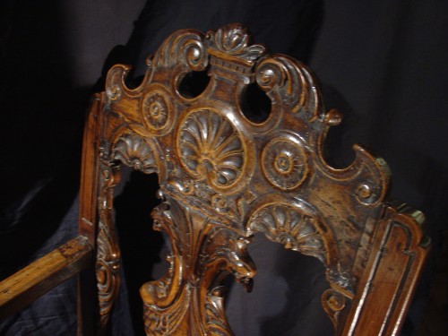 Fauteuil à coffret début XVIeI siècle - Sièges Style Louis XIII