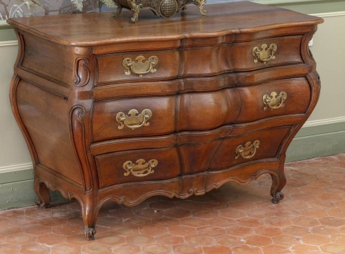 Antiquités - 18 th century French Commode