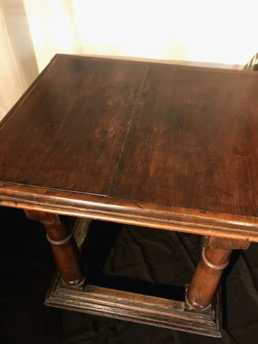 17th century - 17 th C. small table