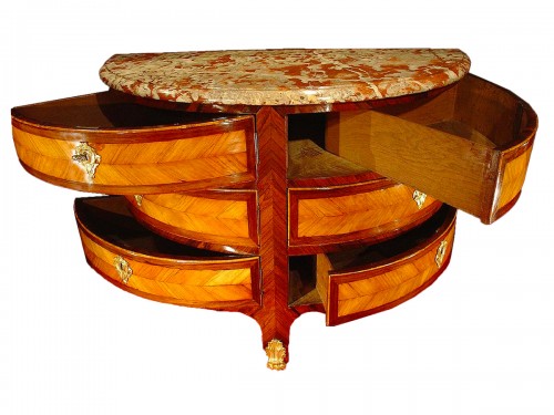 Commode demi lune début XVIIIe