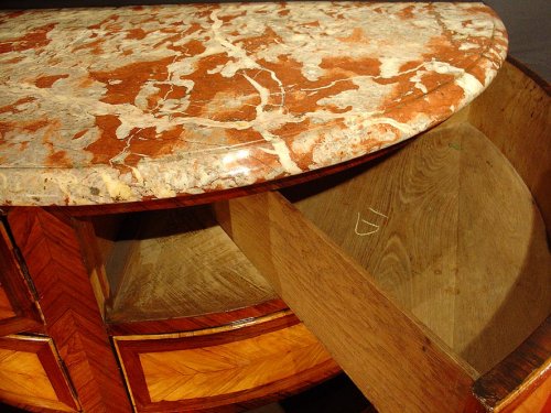 Mobilier Commode - Commode demi lune début XVIIIe