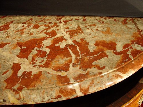 Commode demi lune début XVIIIe - Antiques Provence