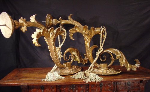 Paire de Bras de lumière bois doré XVIIe siècle - Antiques Provence