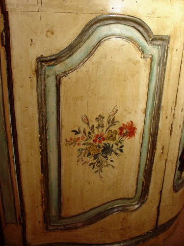18th century painted corner cabinet from Italy - Furniture Style 