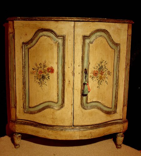 18th century painted corner cabinet from Italy - 