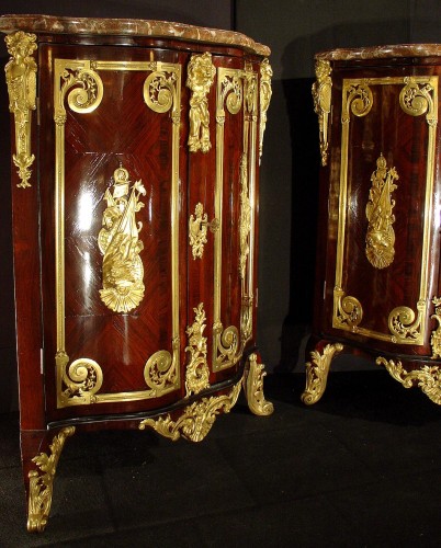18th French corner cabinets - 
