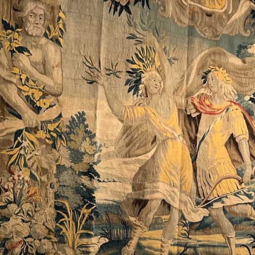 Antiquités - Apollon poursuivant Daphné - Tapisserie de la Manufacture d'Aubusson, 17e siècle