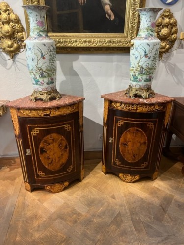 Louis XVI - Paire d'encoignures fin 18e