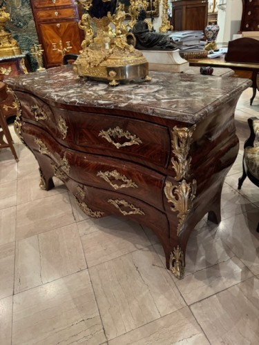 XVIIIe siècle - Commode Tombeau d'époque Louis XV