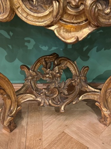 XVIIIe siècle - Console en bois doré d'époque Louis XV