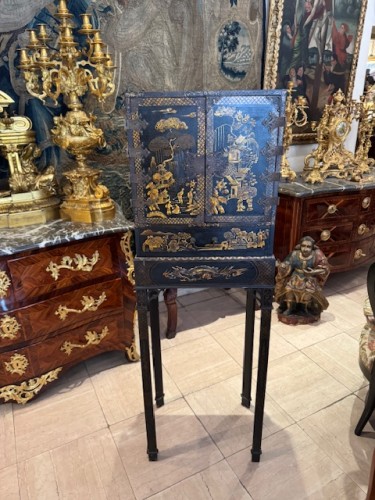 Cabinet en laque de chine, travail anglais fin XIXe - Antiquités Paul Azzopardi