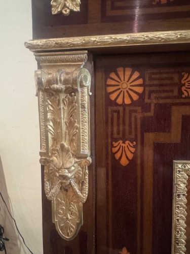 Antiquités - Meuble d'appui signé Madame Léon Berthaux