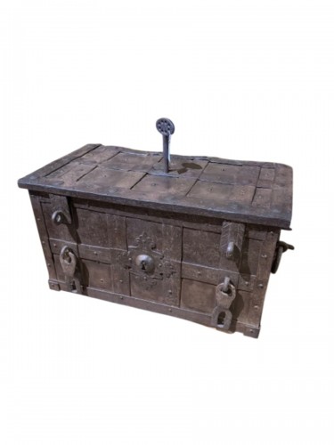 Coffre de Nuremberg 17e siécle