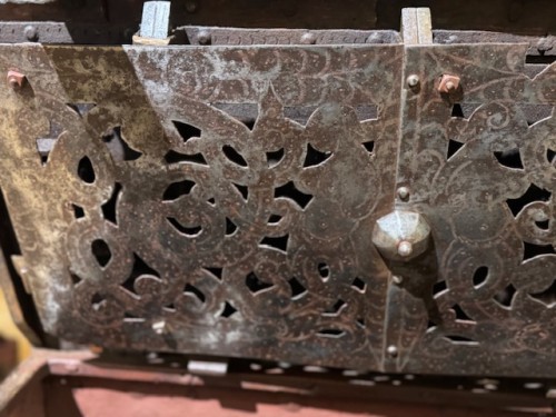 Coffre de Nuremberg 17e siècle - Mobilier Style Louis XIII