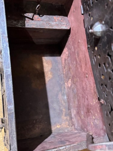 Antiquités - Coffre de Nuremberg 17e siècle