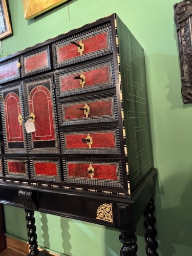 Cabinet de voyage flamand du XVIIe siècle - Mobilier Style Louis XIII