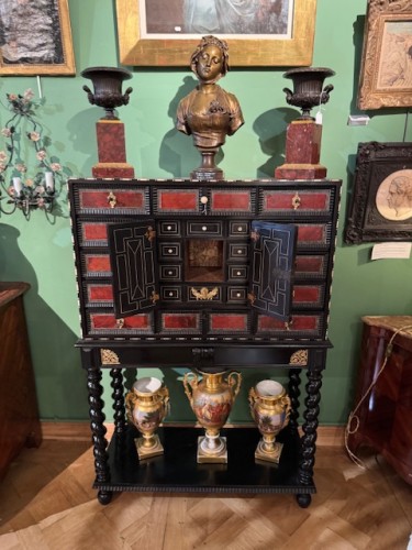 XVIIe siècle - Cabinet de voyage flamand du XVIIe siècle