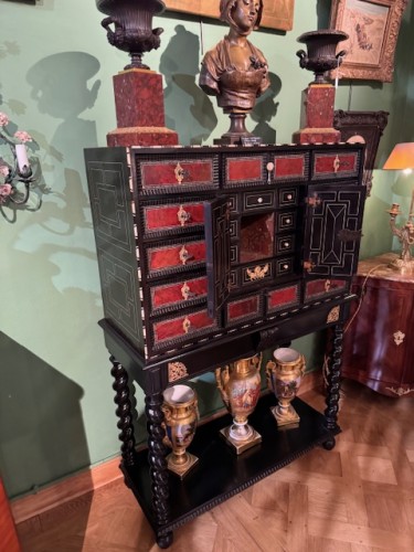 Antiquités - Cabinet de voyage flamand du XVIIe siècle