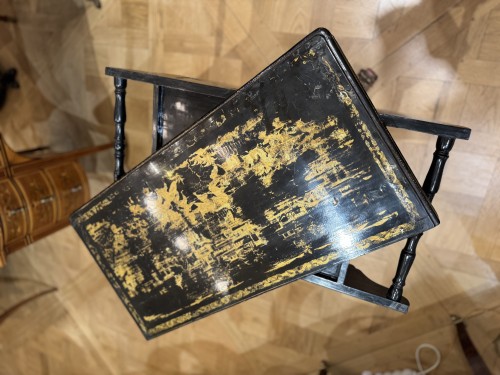 Antiquités - Table à jeux en laque, Angleterre fin 19e