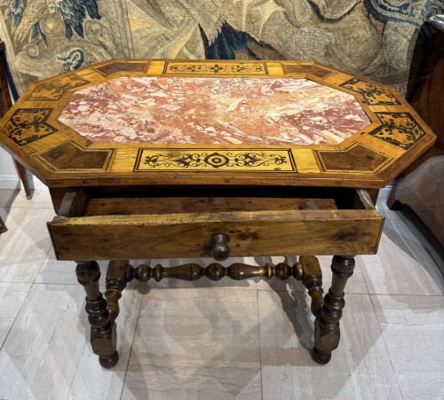 Table de changeur suisse fin 17e - Mobilier Style Louis XIII