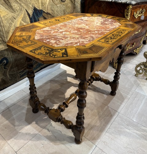 Antiquités - Table de changeur suisse fin 17e