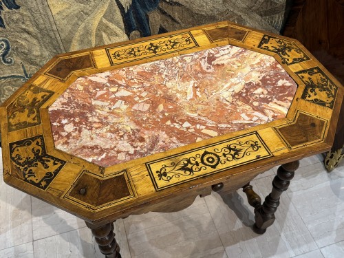 Antiquités - Table de changeur suisse fin 17e