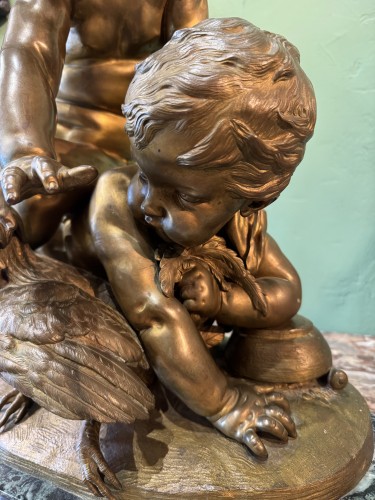 Enfants essayant d'attraper un coq, Bronze fin XIXe début XXe  - Antiquités Paul Azzopardi
