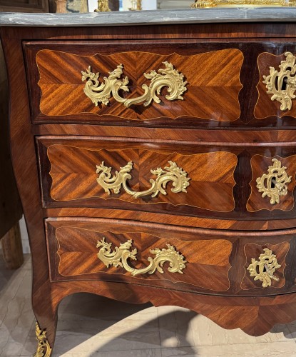 XVIIIe siècle - Paire de commodes d'époque Louis XV
