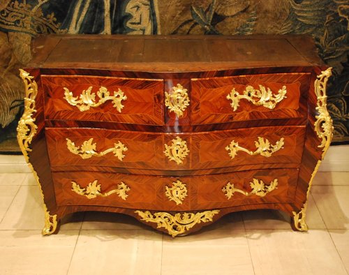 Mobilier Commode - Commode estampillée Louis Delaitre