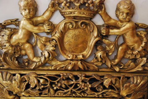 Miroirs, Trumeaux  - Miroir en bois doré d'époque Régence, début du XVIIIe siècle